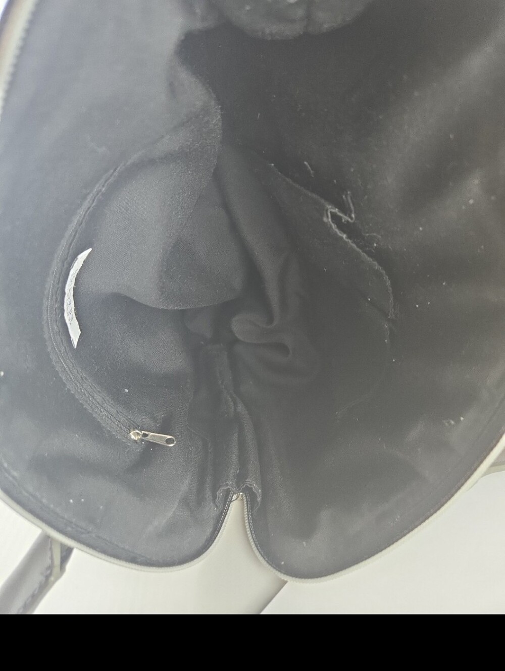 Kenneth Cole Reaction Purse - Picture 6 of 8